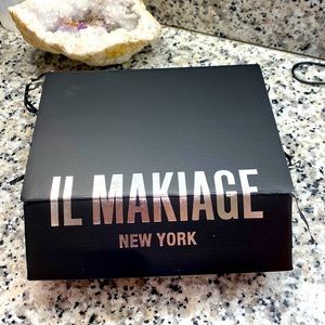 NWT IL Makiage Woke Up Like This flawless base foundation #035
